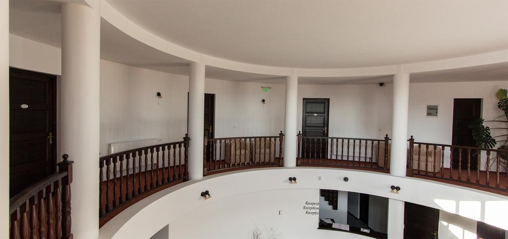 Amade Pension & Restaurant Siculeni Exterior photo